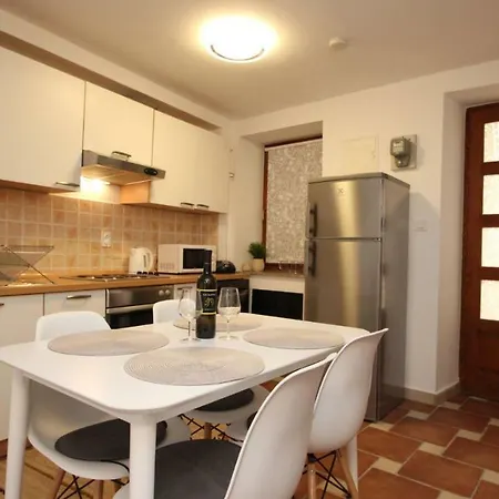 Haus Tiana Tatil Evi Vrsar